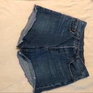 Levi’s High Waisted Denim 5” size 28 Shorts